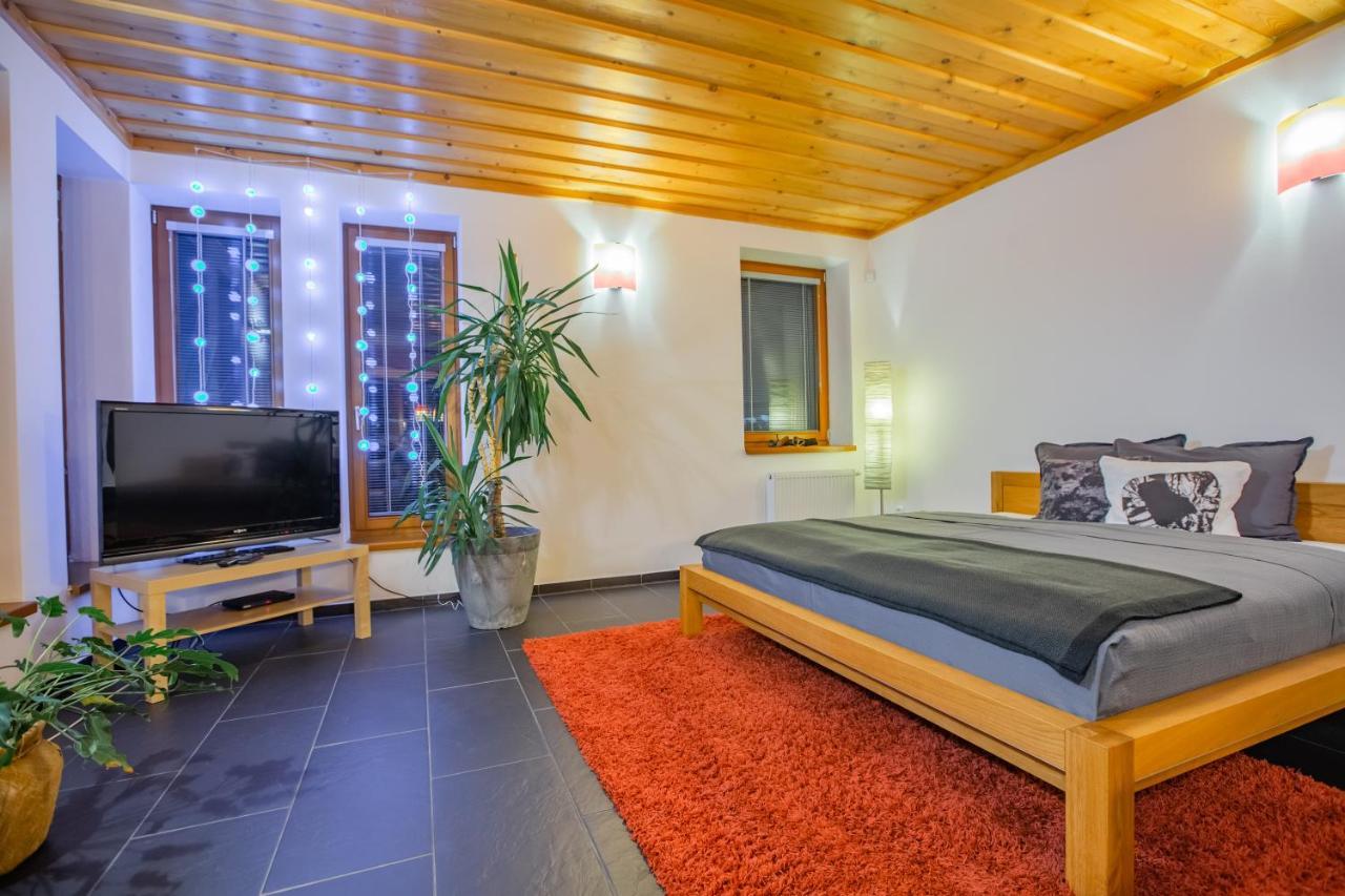 Bungalov Komfort ลิฟตอฟสกีมิคูลาช ภายนอก รูปภาพ
