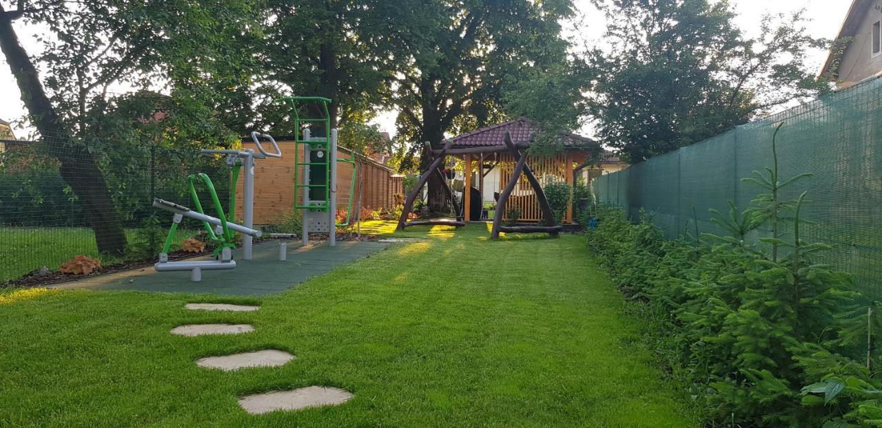 Bungalov Komfort ลิฟตอฟสกีมิคูลาช ภายนอก รูปภาพ